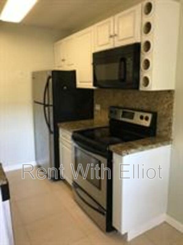 Building Photo - 1405 Miami Rd