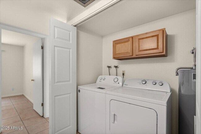 Building Photo - 7842 E Rovey Ave