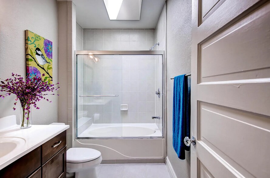 Building Photo - 1333 E 17th Ave