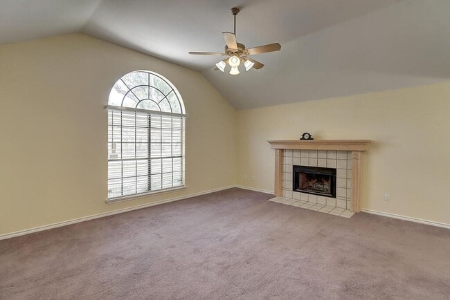 Building Photo - 4321 Holly Ridge Dr