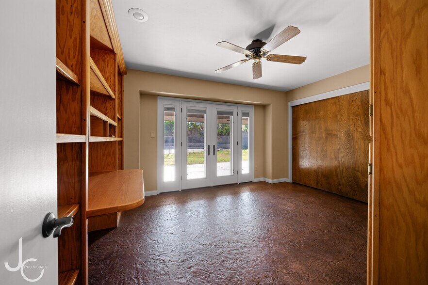 Building Photo - 12139 Cattle King Dr