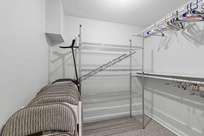 Building Photo - 3BD/1BA First-Floor Unit in West Oakland Duplex – All Utilities Included | $2,999/mo