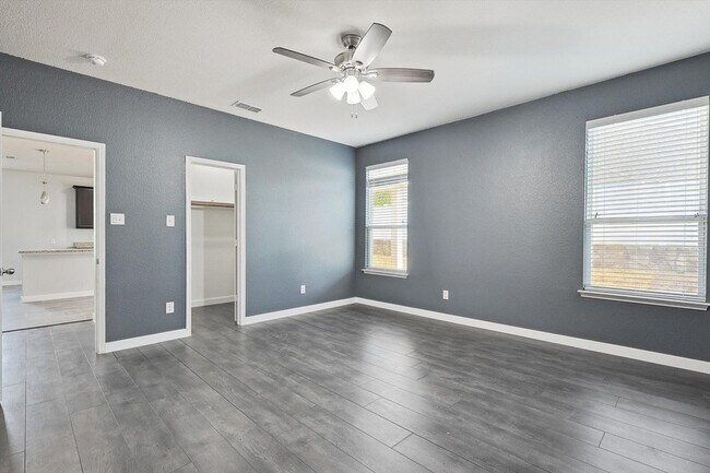 Building Photo - 9205 Benevolent Ct