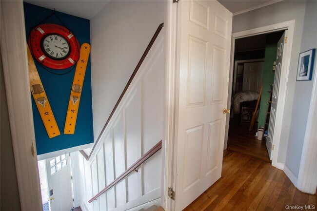 Building Photo - 274 W Walnut St