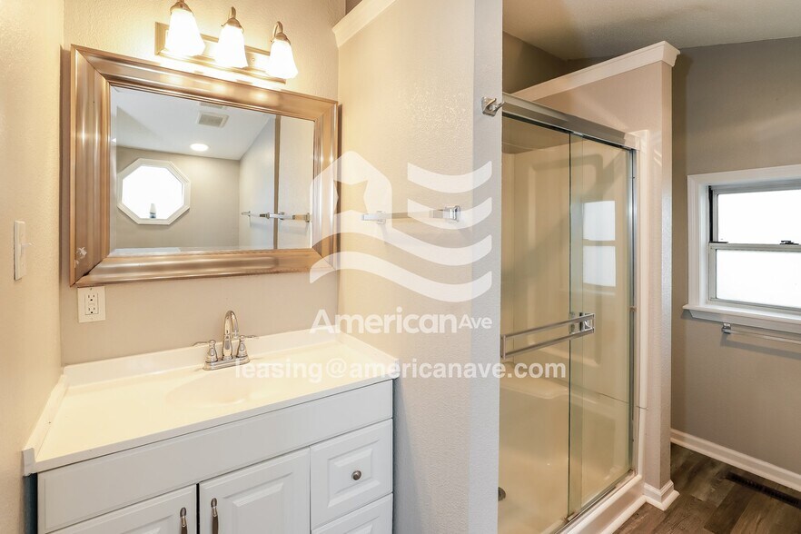 Building Photo - 624 Marion St