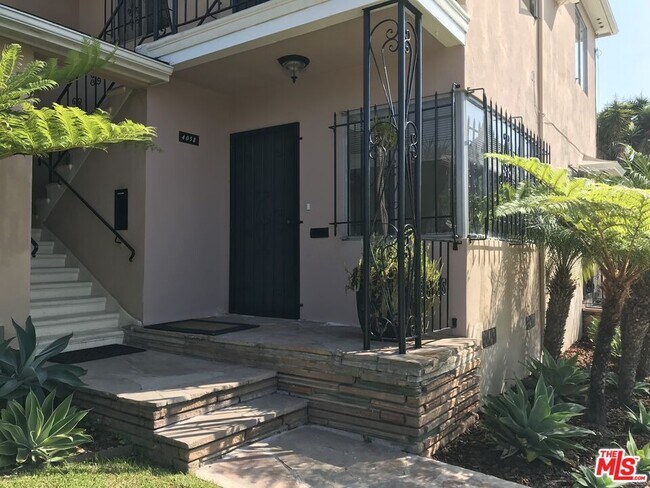 Building Photo - 4058 9th Ave