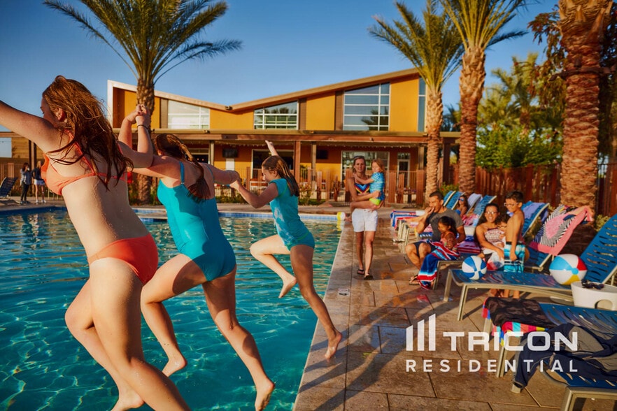 Building Photo - 9315 E Strobe Ave