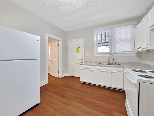 Building Photo - 1793 W Lee St