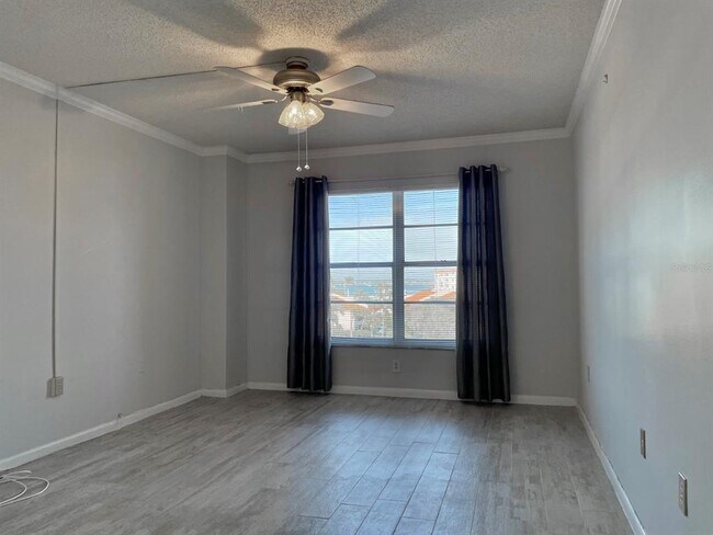 Building Photo - 4900 Brittany Dr S