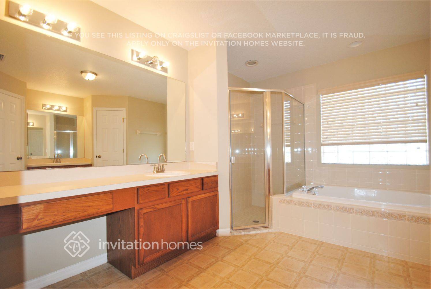 Building Photo - 13343 Biscayne Dr