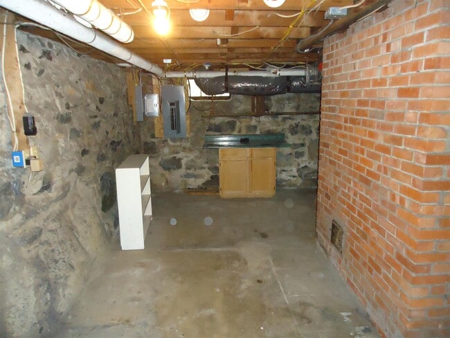 Building Photo - 1442 Greystone Terrace