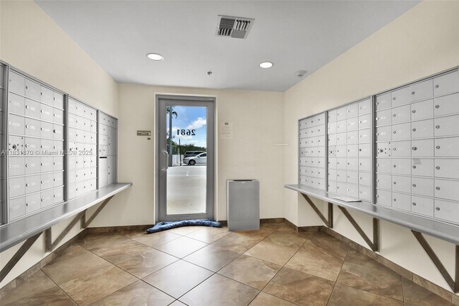 Building Photo - 2681 N Flamingo Rd