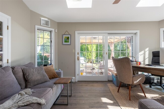 Building Photo - 11 Foster Ln