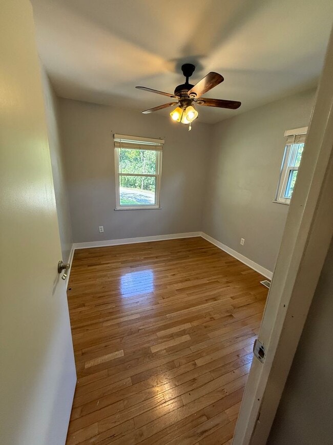 Building Photo - Bi-Level House for Rent in Ellettsville, IN