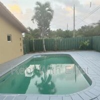 Building Photo - 1520 N 25th Ave