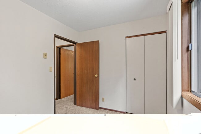 Building Photo - Laurel Place Apartments