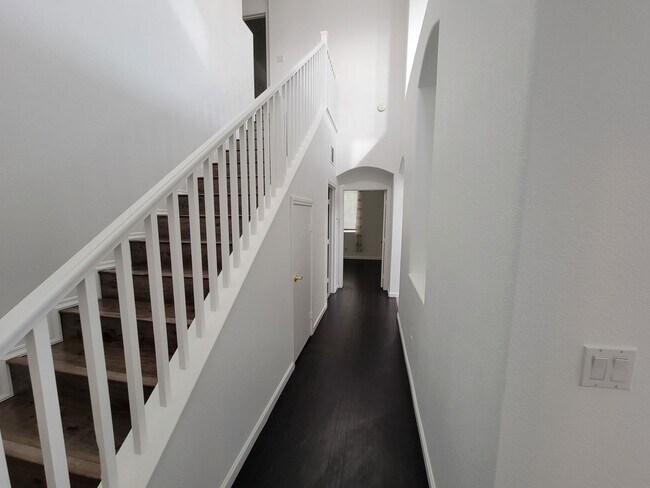 Building Photo - AWESOME HEDERSON GATED COMMUNITY TWO STORY
