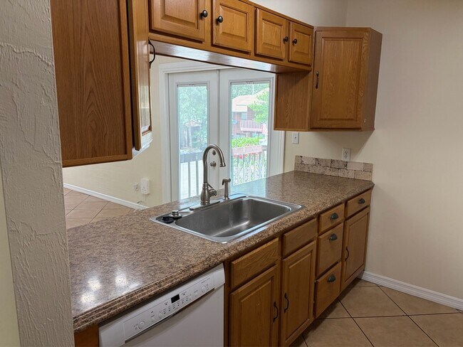 Building Photo - 807 Timbers Ct