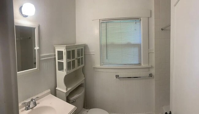 Building Photo - $2,750 - Two Bedrooms, Two Bathrooms, With Bonus Room And Large Yard, Ready For Lease!