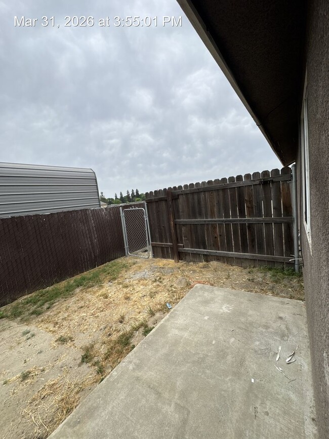 Building Photo - 4048