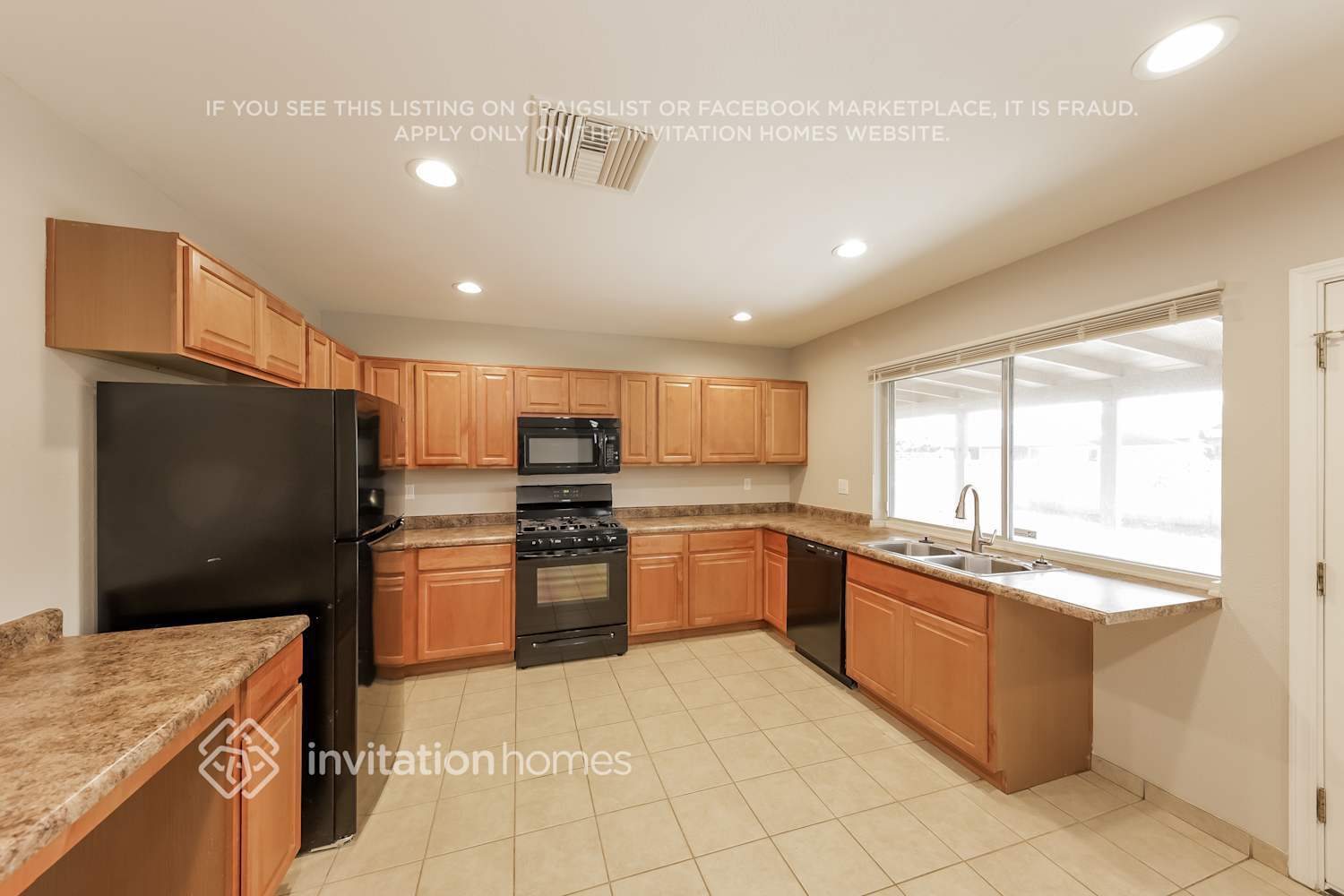 Building Photo - 4613 W Augusta Ave