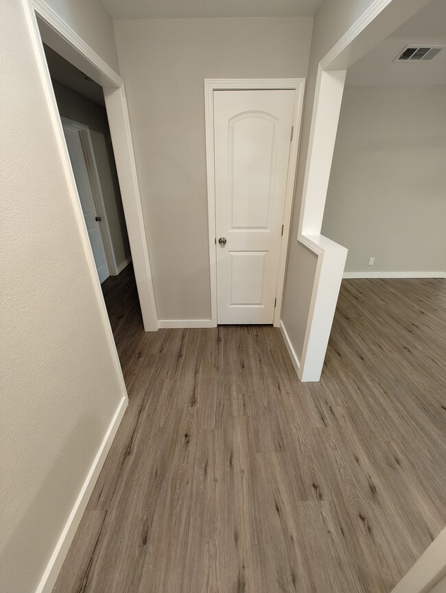 Building Photo - 2404 Northtown Ct