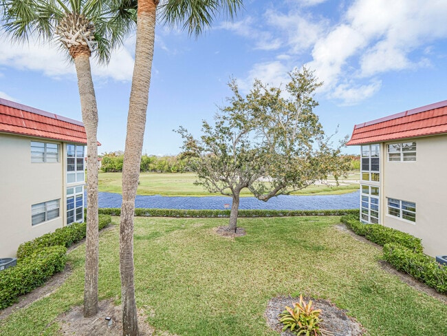 Building Photo - 74 Royal Oak Ct