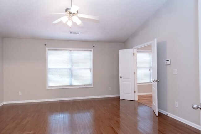 Building Photo - 1159 Simonton Glen Way SE