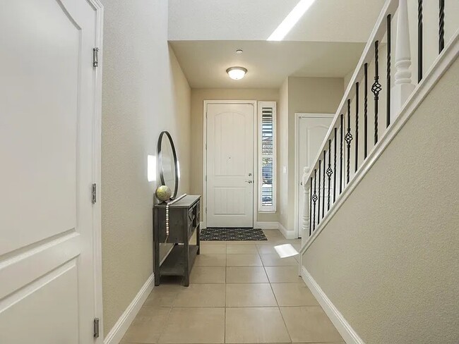 Building Photo - 2742 Carnation Way