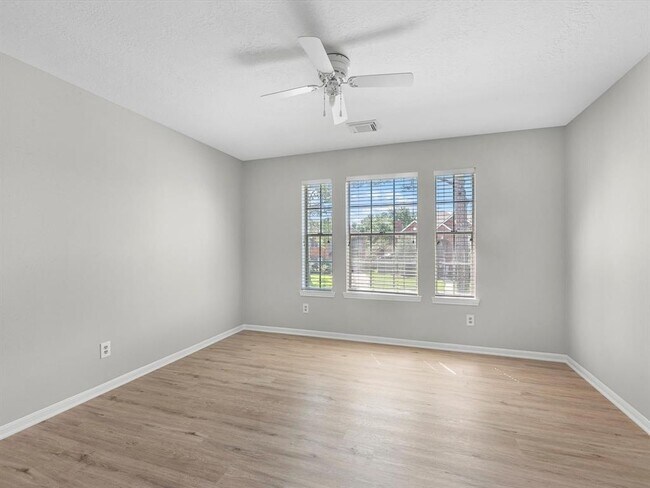 Building Photo - 1227 Lake Estates Ct