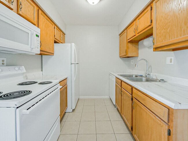 Building Photo - 125 E Van Riper Rd