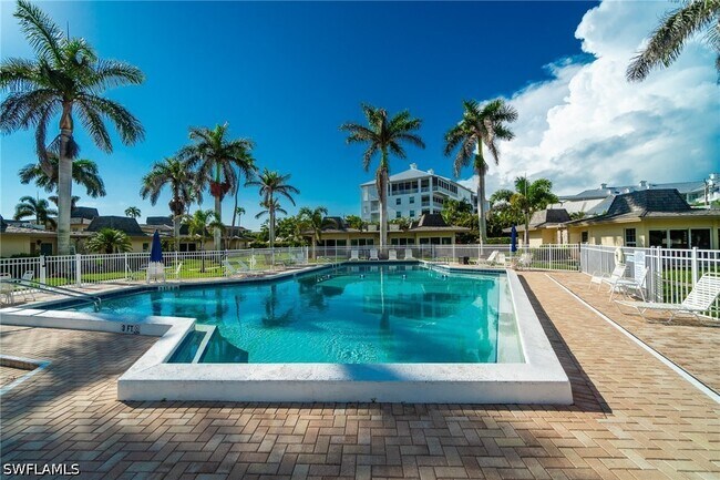 Building Photo - 1215 Edington Pl