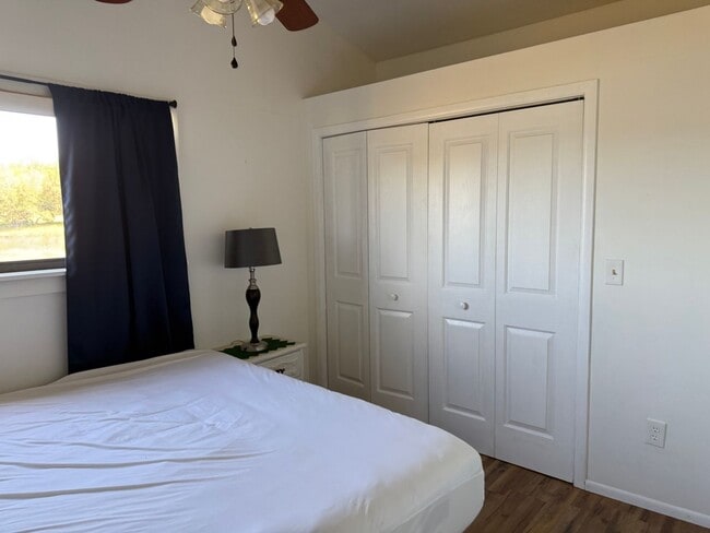 Building Photo - Mother in law