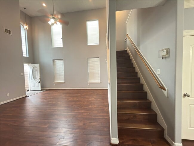 Building Photo - 10906 Panther Ct