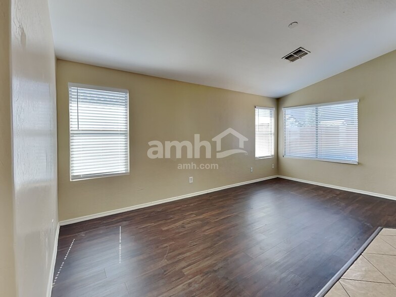 Building Photo - 3733 W Nancy Ln