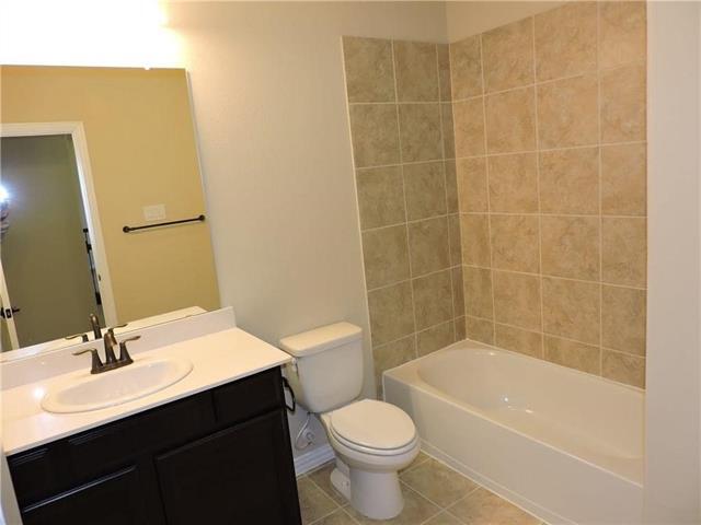 Building Photo - 1156 Roma Dr