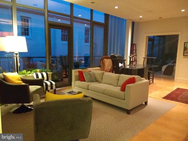 Building Photo - 2516 Q St NW