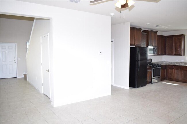 Building Photo - 162 Wapiti Rd