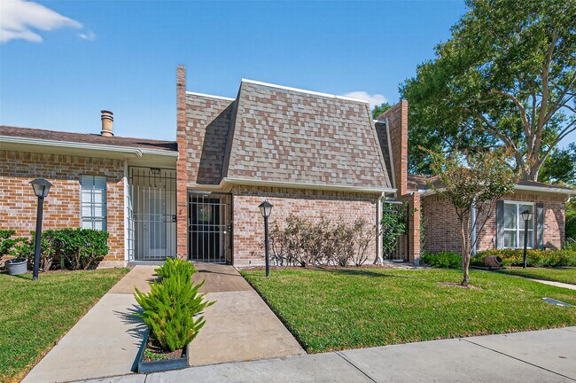 Primary Photo - 4426 Basswood Ln