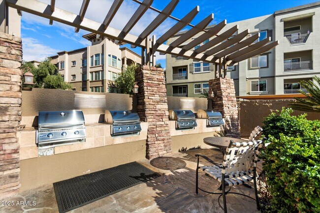 Building Photo - 5350 E Deer Valley Dr