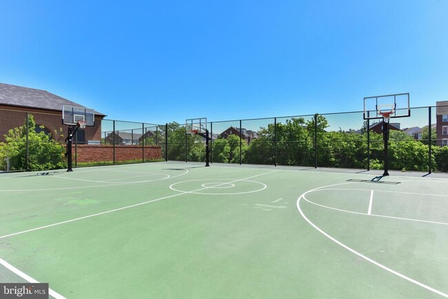 Building Photo - 340 Wesmond Dr