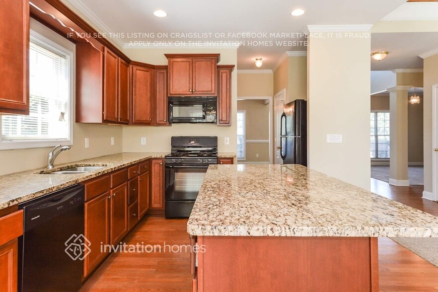 Building Photo - 2708 Westport Ln SW