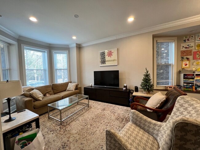 Building Photo - 3616 N Bosworth Ave