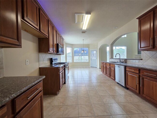 Building Photo - 42 Atascadero Dr