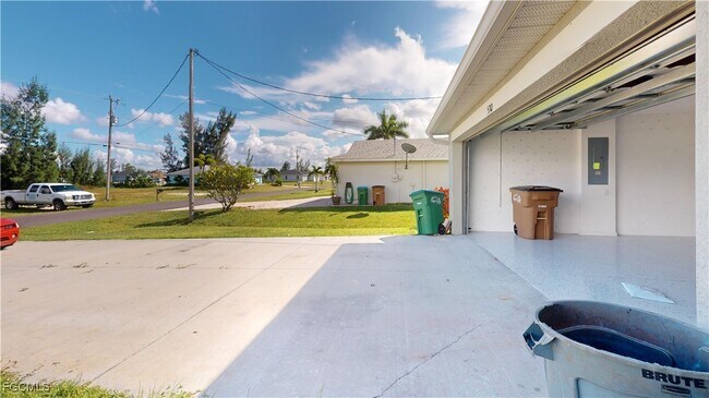 Building Photo - 3530 NE 21st Ave