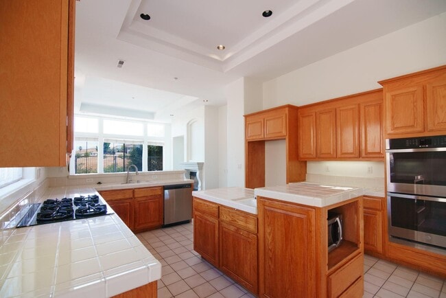 Building Photo - 26148 Legends Ct