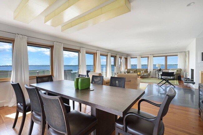 Building Photo - 360 Dune Rd