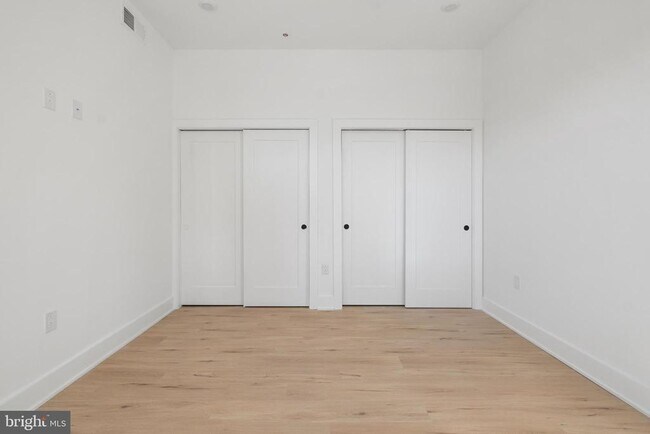 Building Photo - 1221 4 St