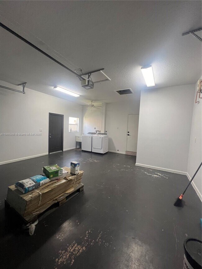 Building Photo - 2682 SW 139th Pl