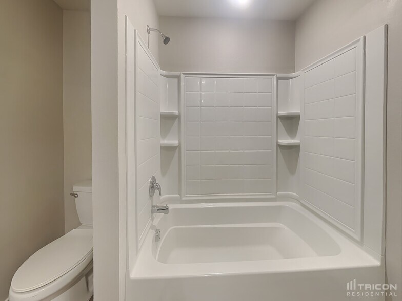 Building Photo - 309 Anvil Dr